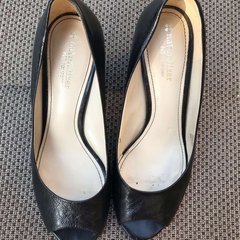Naturalizer Peep toe heels size 8.5 wide